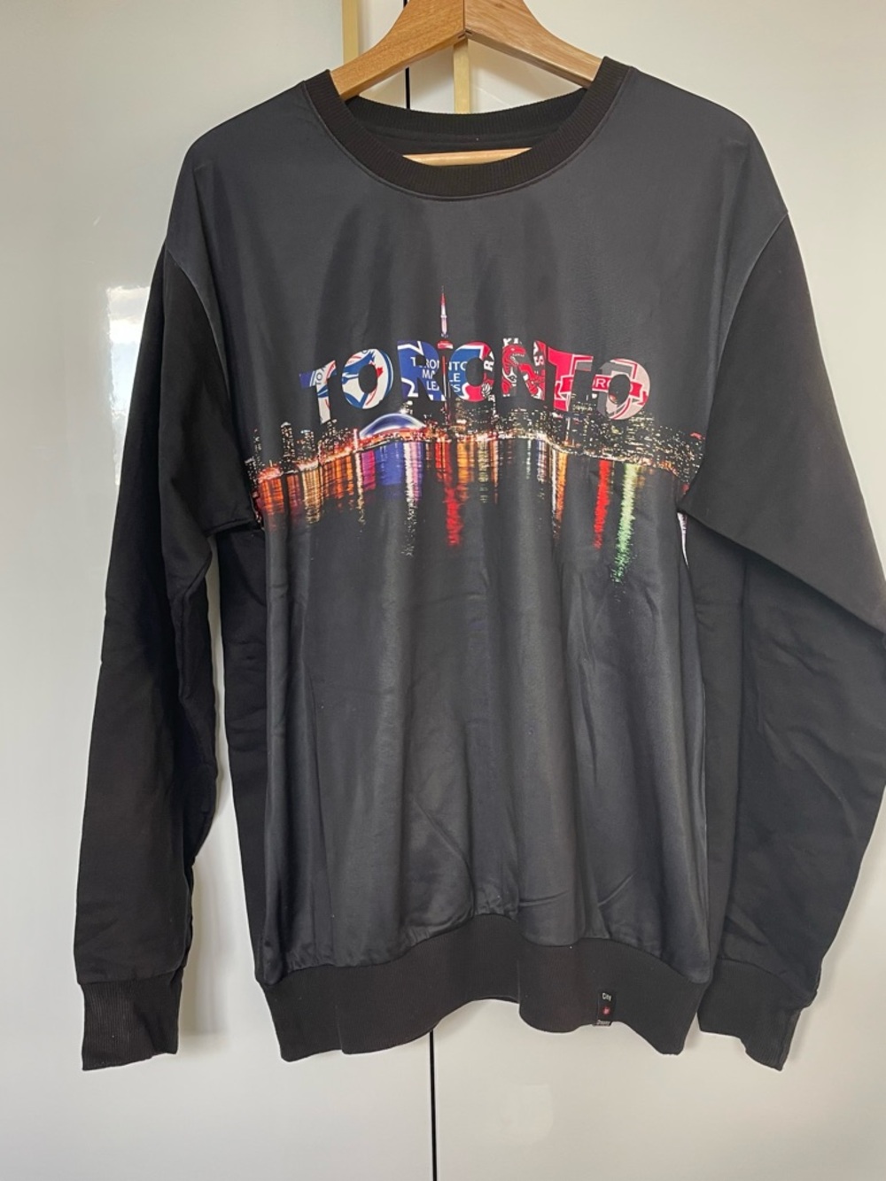 City of Dreams Toronto sweatshirt XL - Picture 1 of 6
